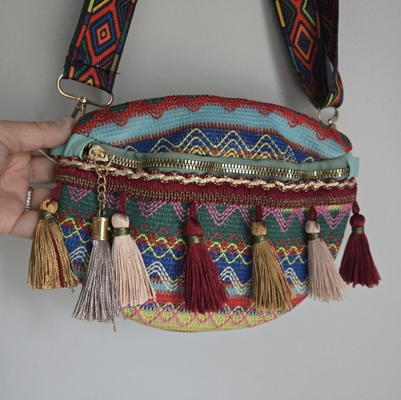 🎁 Free With Any Purchase - New Colorful Tassel Little Bag - Picture 3 of 8